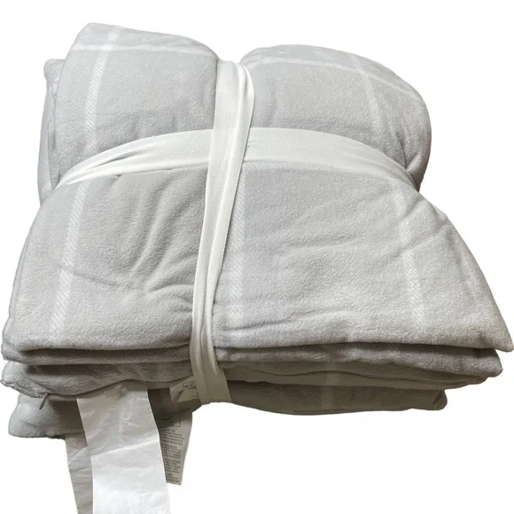 Simply Essential windowpane 3 pcs throw bundle - Picture 5 of 8